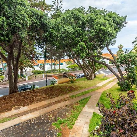 Sea Breeze II Apartment Caniço Екстериор снимка