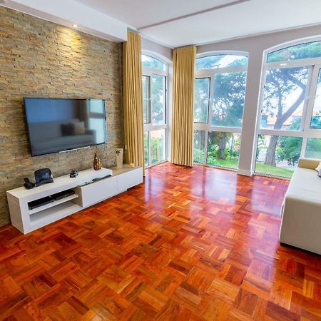 Sea Breeze II Apartment Caniço Екстериор снимка