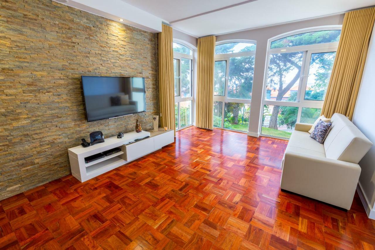 Sea Breeze II Apartment Caniço Екстериор снимка